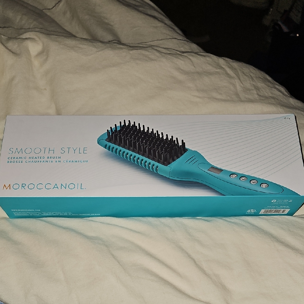 Moroccanoil Smooth Style Ceramic Heated Brush - Teal